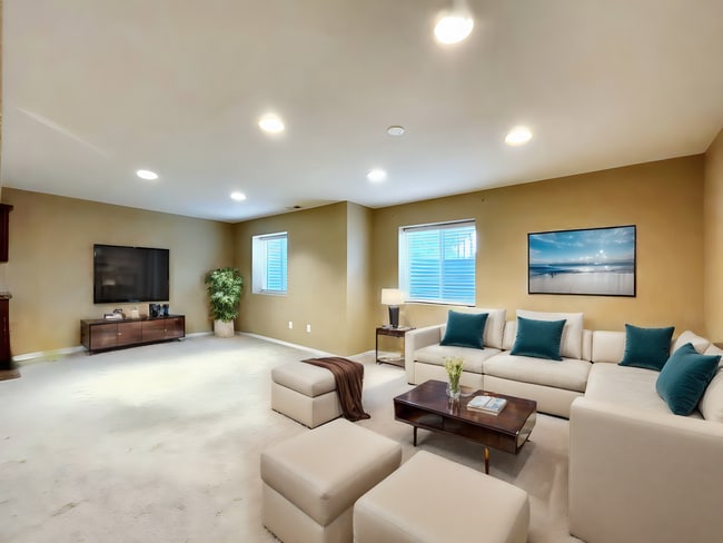 Building Photo - 236 Oxbow Dr