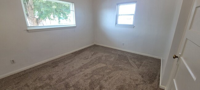 Building Photo - UPDATED HOME IN NORTH CLOVIS