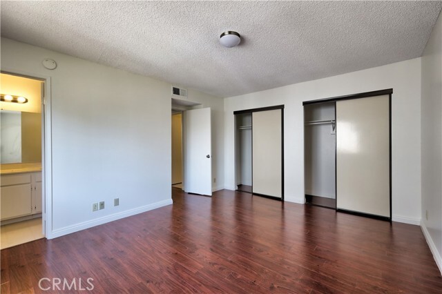 Building Photo - 1290 Elm Ave