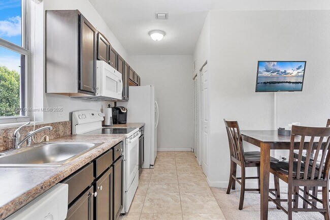 Building Photo - 9183 SW 171st Ct
