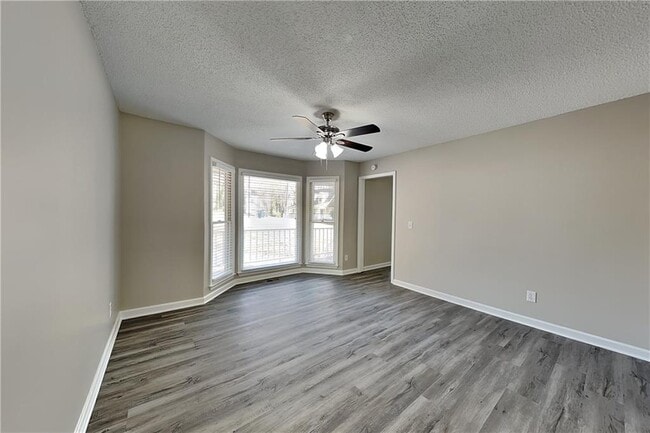 Building Photo - 308 Golden Ct