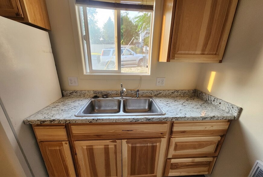 Building Photo - 609 E Homestead Pl