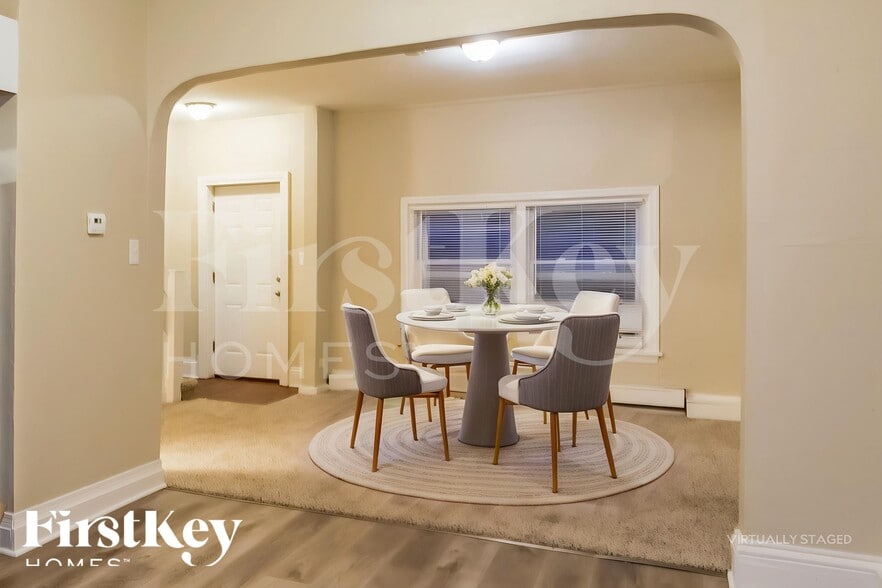 Building Photo - 709 Porter St