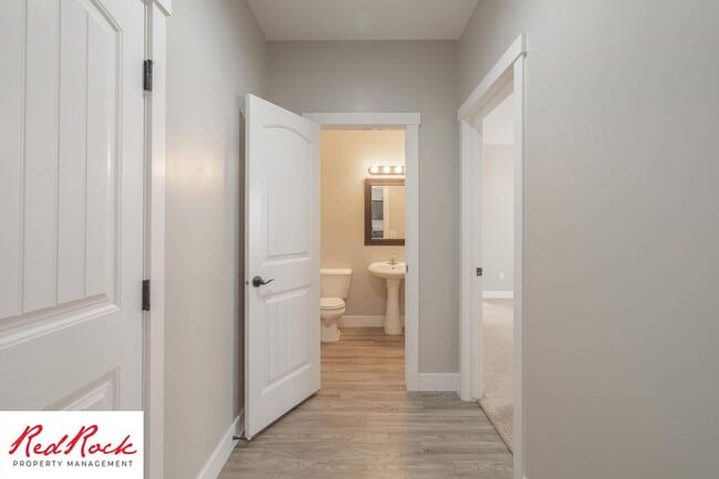 Building Photo - 4 Bedroom Spacious St. George Home with Large Backyard