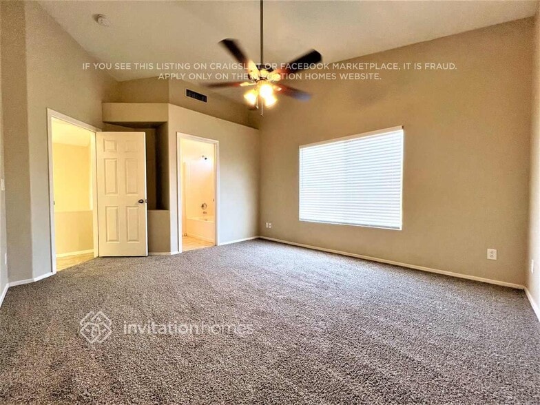 Building Photo - 1057 S Wildrose Cir