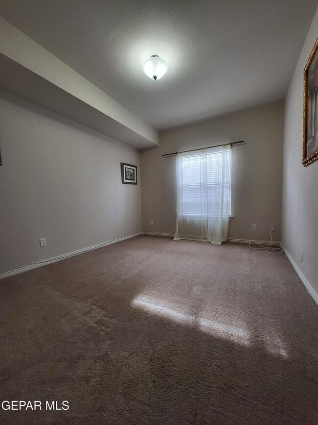 Building Photo - 6354 Franklin View Dr