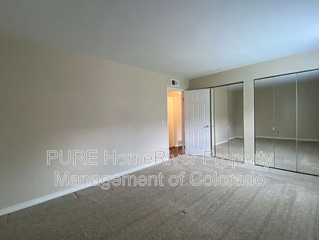 Building Photo - 429 Wright St