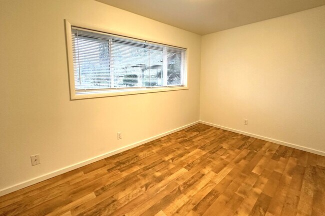 Building Photo - Great house in prime location now available, wont last long!