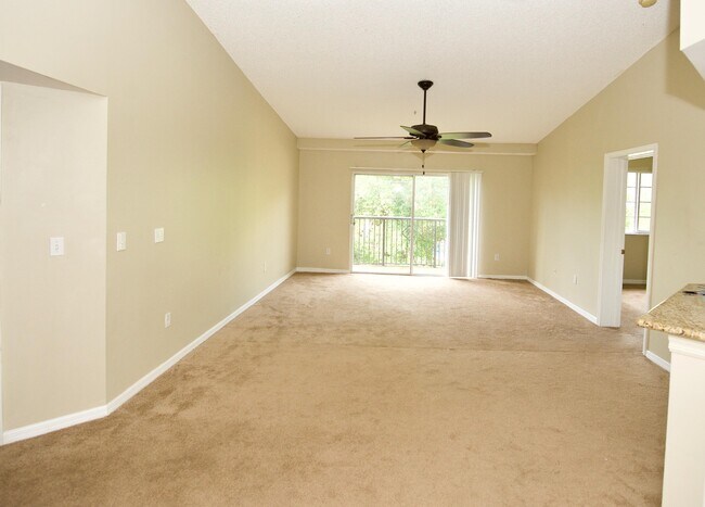 Building Photo - 1100 Crestwood Ct S