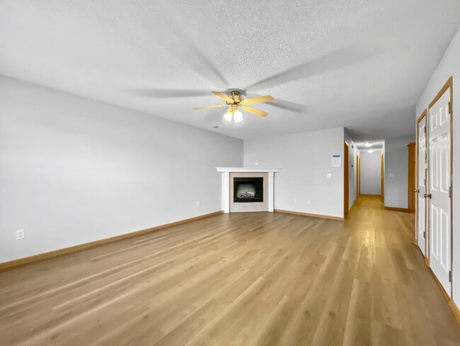 Building Photo - 3BR/2BA Home for Rent in Grain Valley, MO 64029 | Fenced Yard | Fireplace | Garage | Pet-Friendly