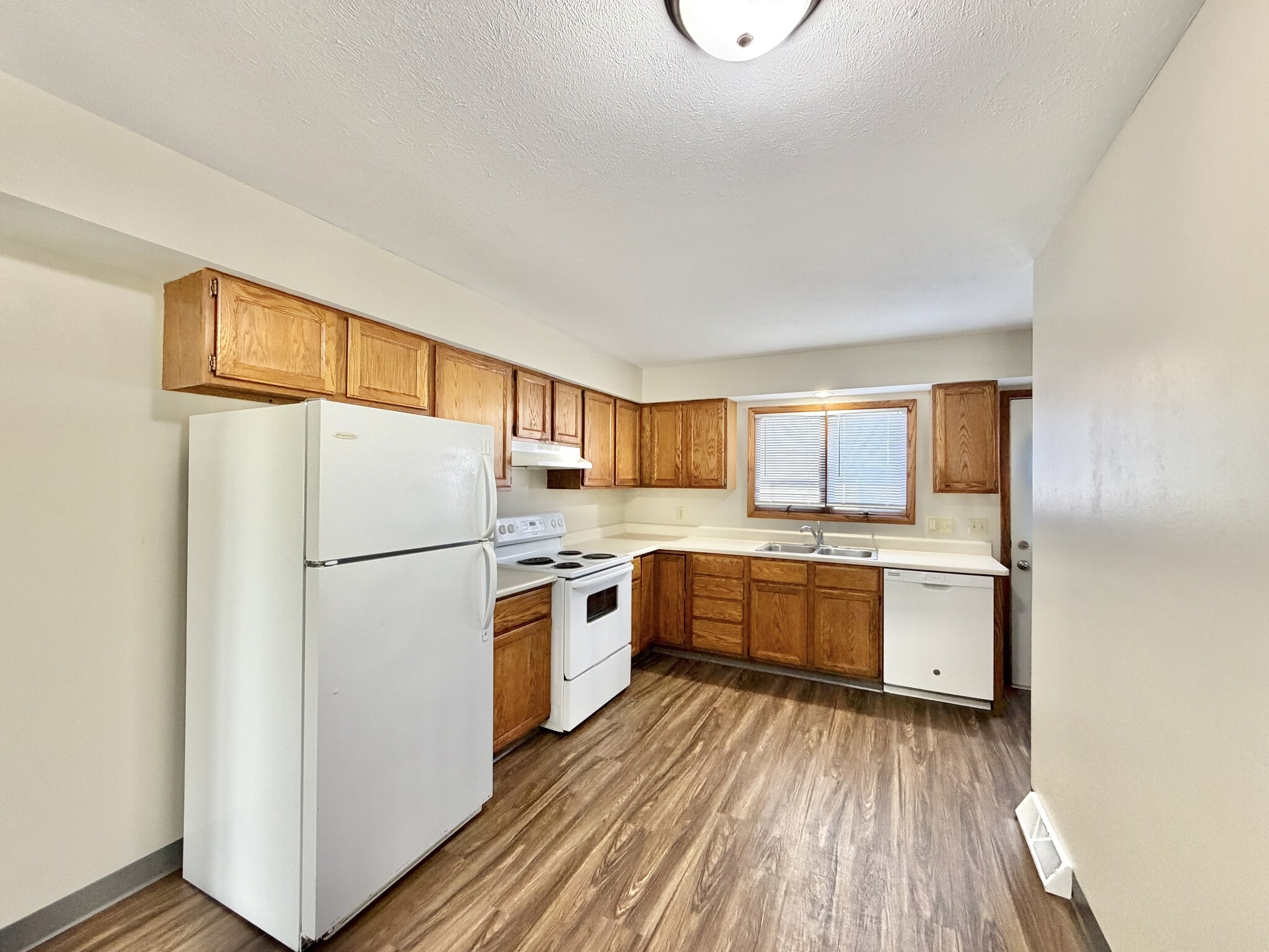 Building Photo - 2047 Colony Ct