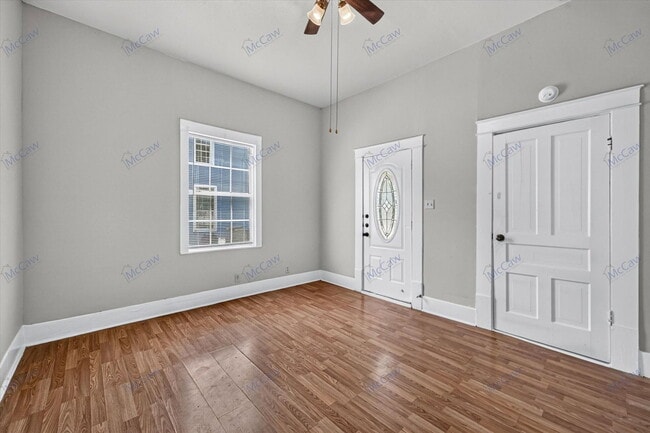 Building Photo - 419 N Grand Ave