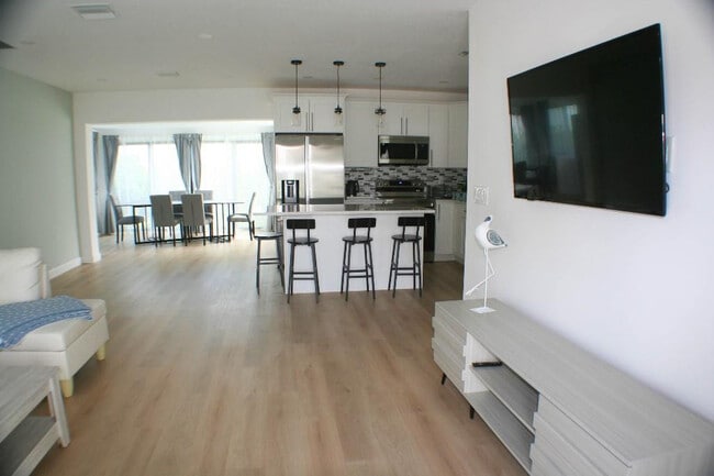 Building Photo - 1901 Northridge Rd