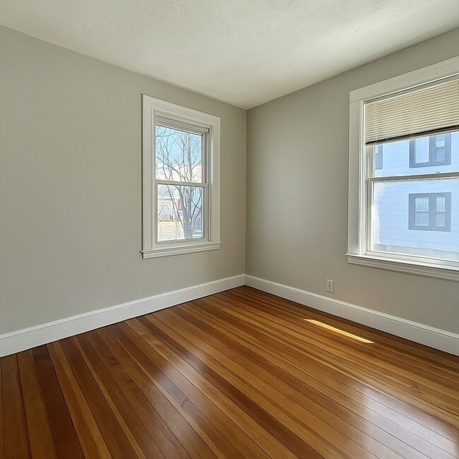 Building Photo - 1603 Centre St