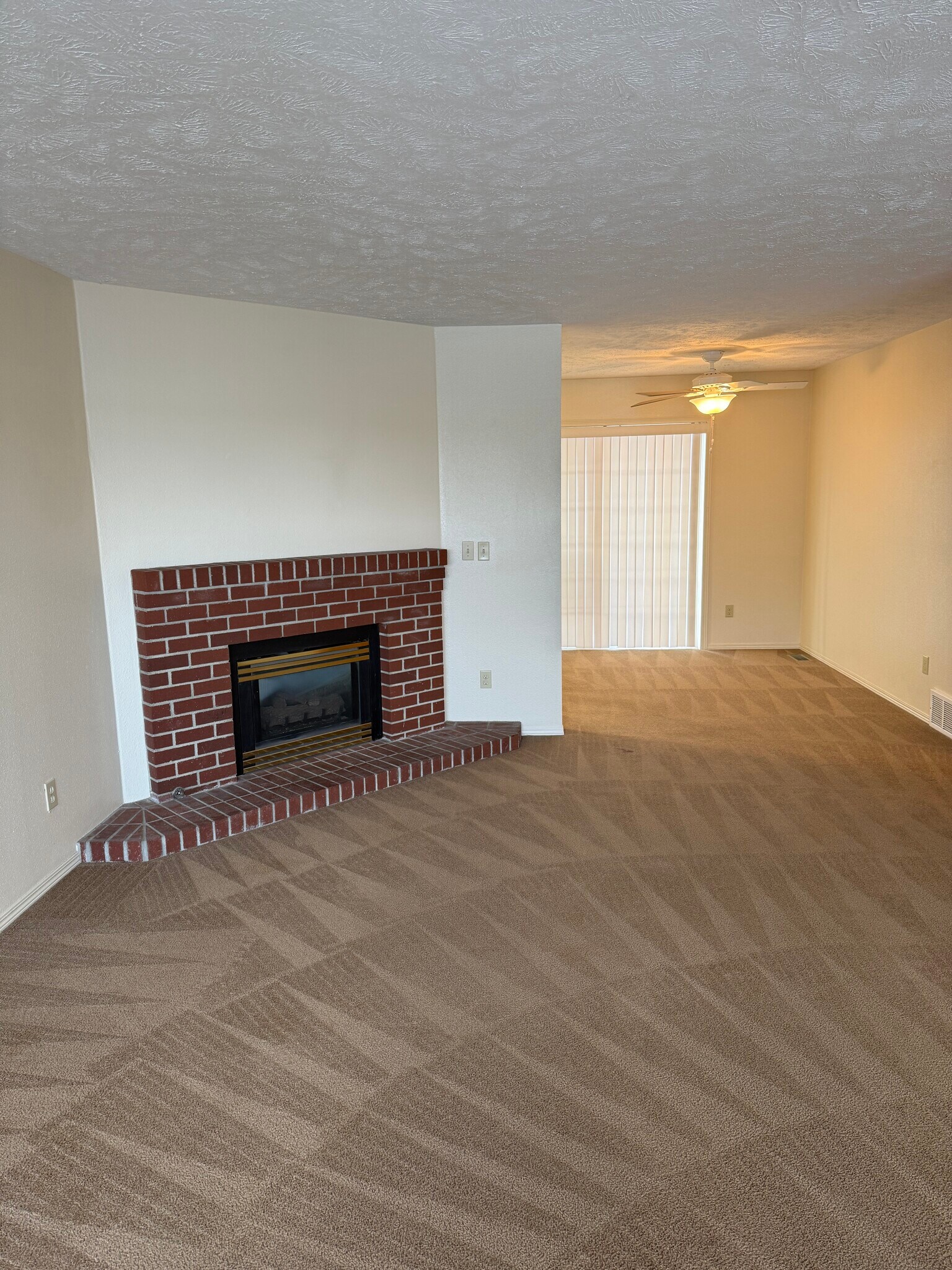 Building Photo - 3418 E 57th Ave