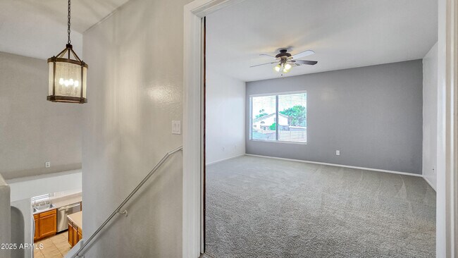Building Photo - 12414 W Cameron Dr