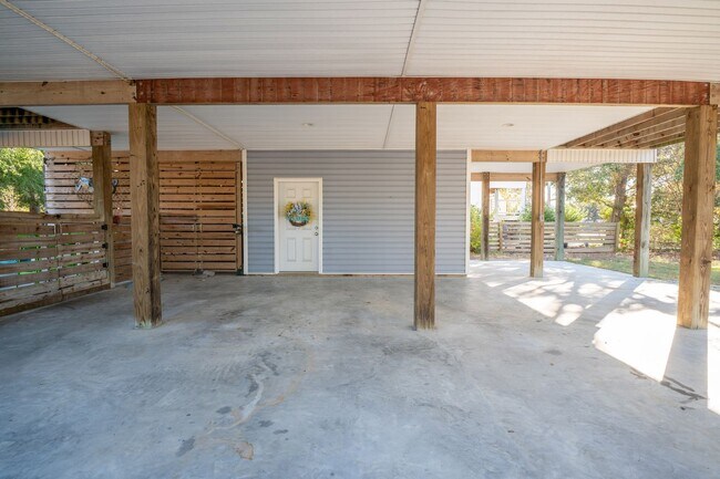 Building Photo - 4502 E Oak Island Dr