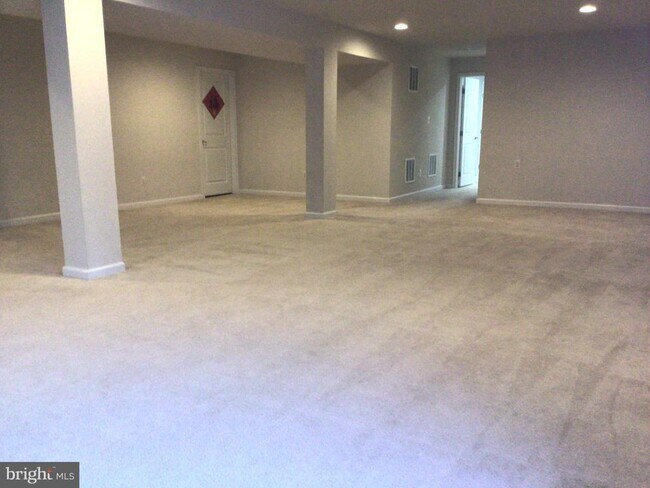 Building Photo - 24903 Dahlia Manor Pl