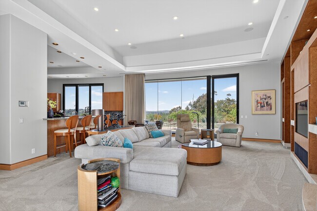 Building Photo - 17534 Los Morros