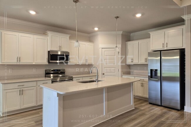 Building Photo - Modern 4BR/3BA Home Near Gulf Shores