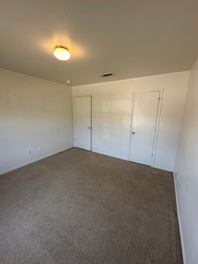 Building Photo - AVAILABLE SOON!