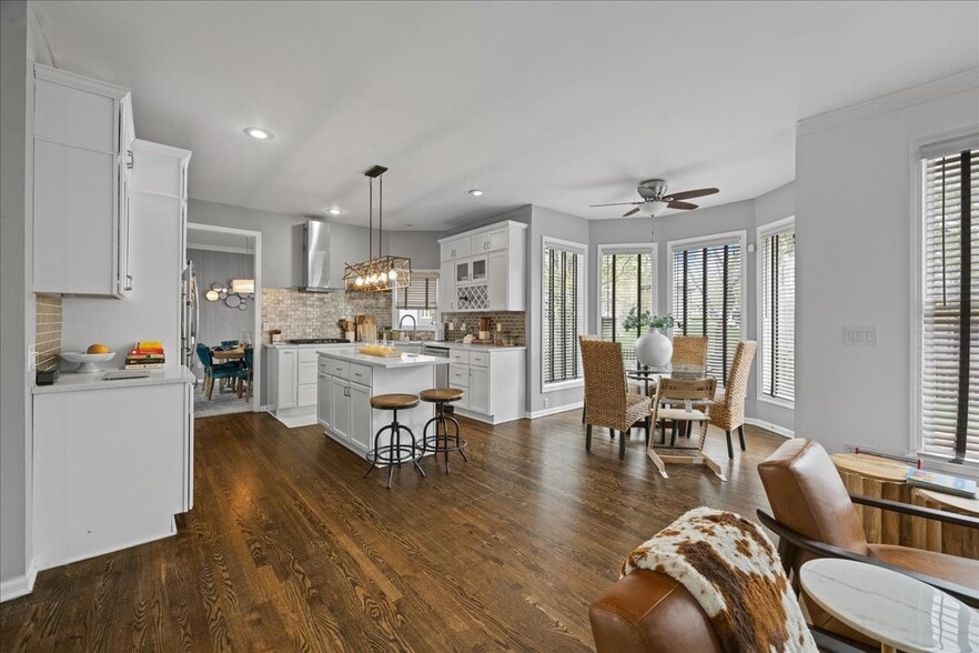 Kitchen - 8004 W 146th St