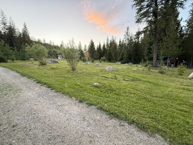 Building Photo - Spacious 4BR Home Near Sacheen & Davis Lake