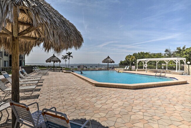 Building Photo - 6372 Palma Del Mar Blvd S