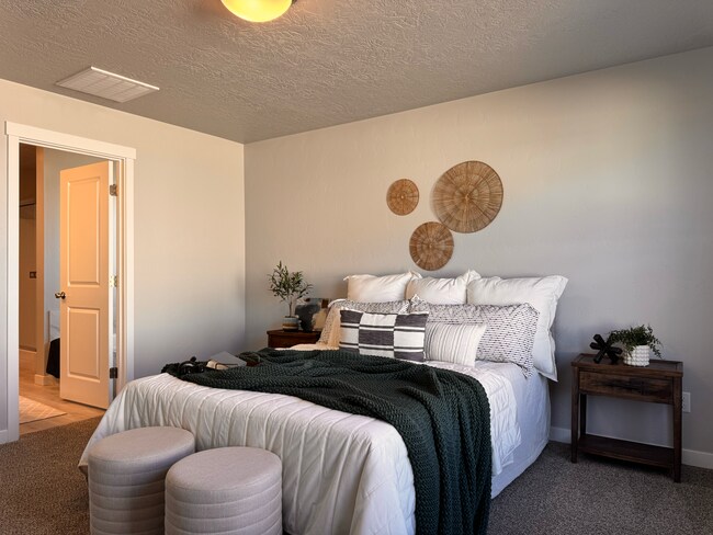 Building Photo - 10330 Crystal Ridge Dr