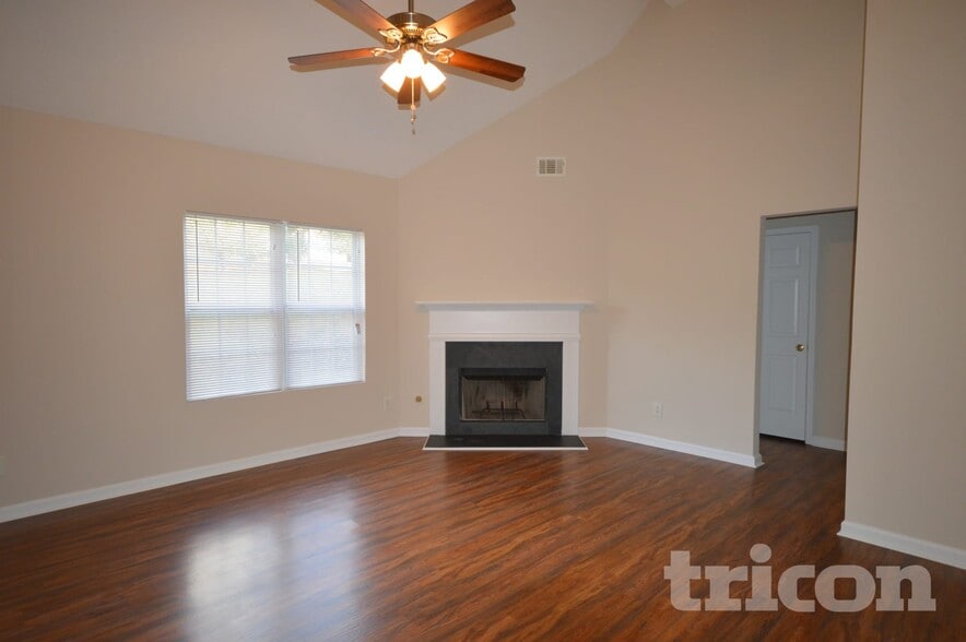 Building Photo - 1206 Catalina Pkwy