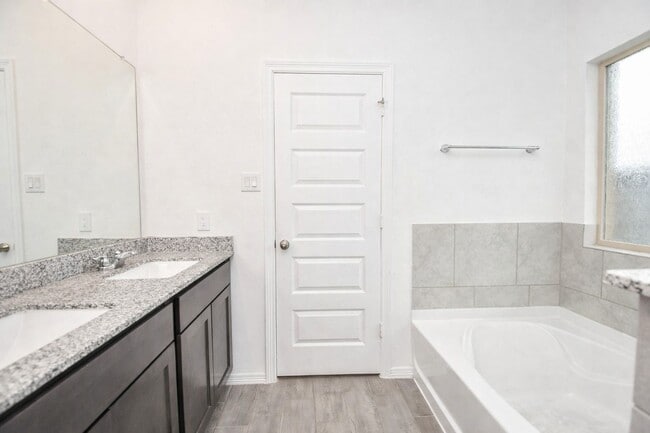 Building Photo - 22359 Auburn Cabin Ln