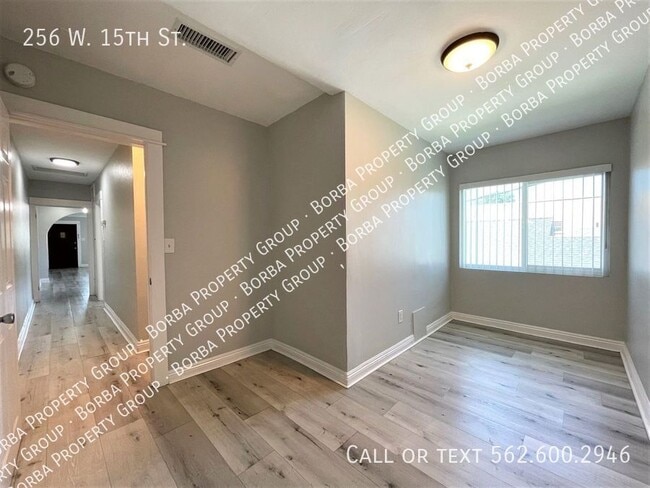 Building Photo - 256 W 15th St