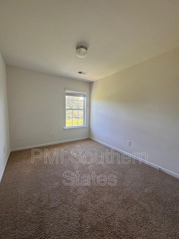 Building Photo - 31 Moorlyn Ln