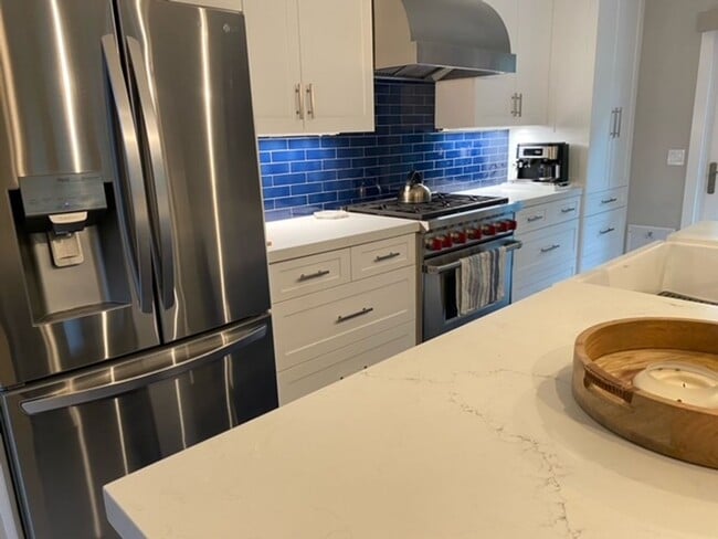 Building Photo - 250 Avenida Monterey