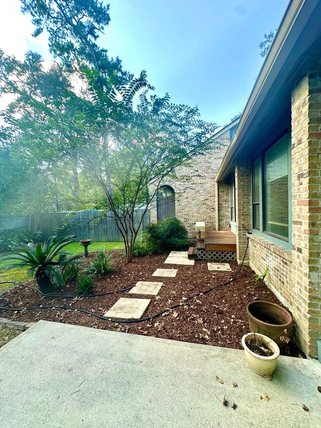 Building Photo - White Oak Common 3BR 2 1/2BA