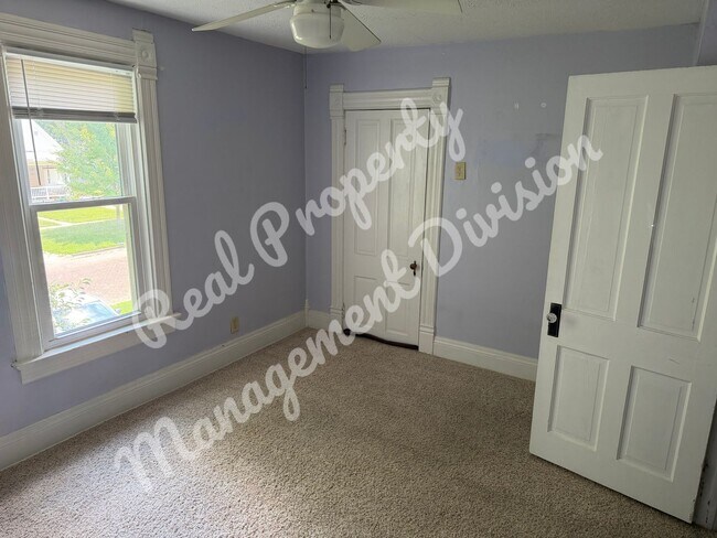 Building Photo - Spacious 3-Bed, 2-Bath Home with Fenced Yard in a Quiet Neighborhood