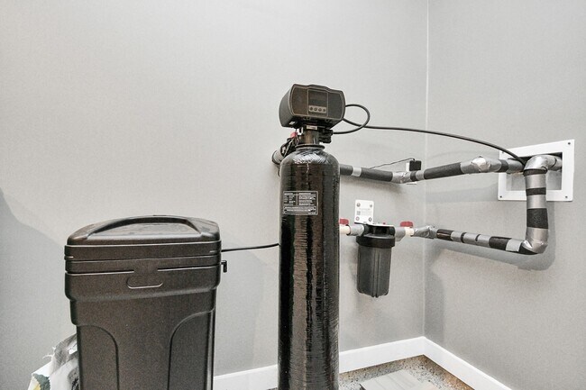 Building Photo - 24815 Pavonia Lake Ln