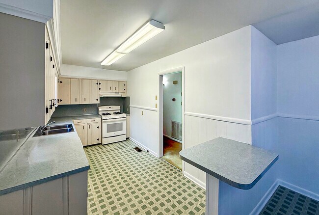 Building Photo - 6911 W 42nd St