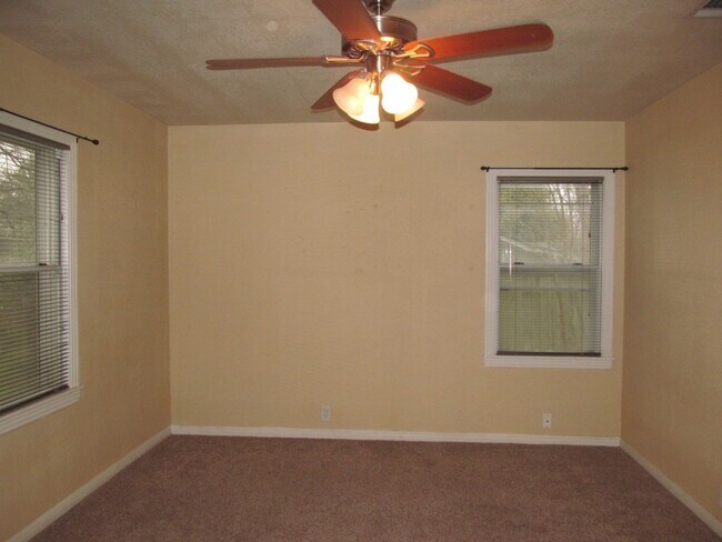 Building Photo - 3 BEDROOM CLOSE TO UMHB