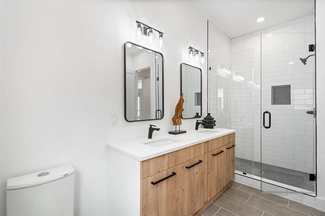 Building Photo - 4208 Live Oak St