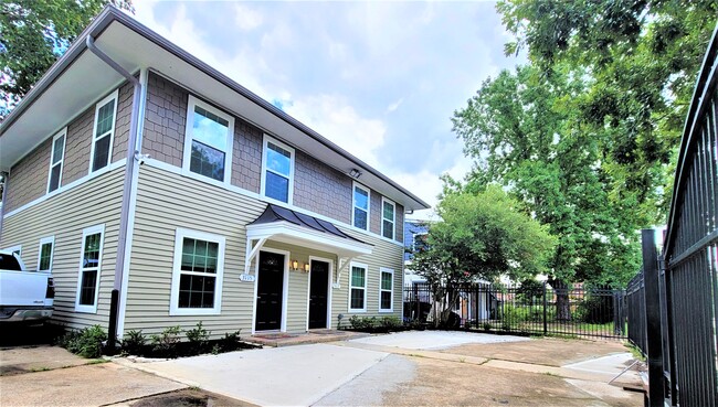 Building Photo - 3115 Cleburne St