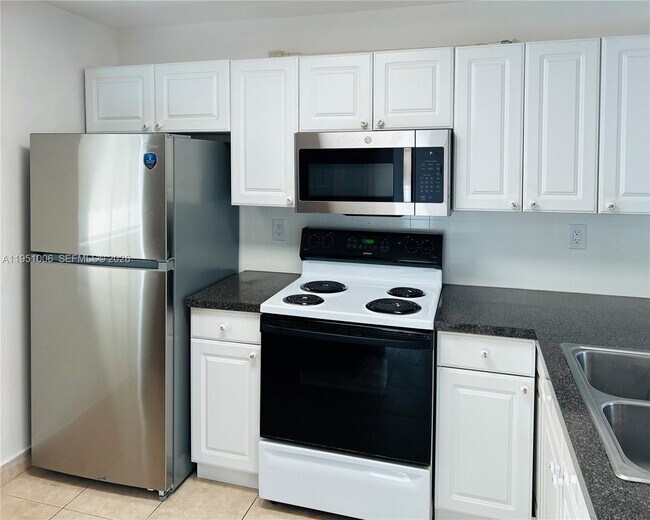 Building Photo - 3250 NW 85th Ave