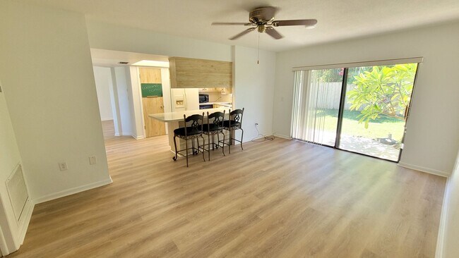 Building Photo - Beautiful Corner Lot Rental-Large 4 Bedroo...