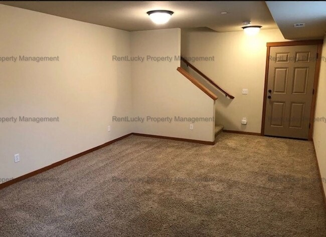 Building Photo - Beautifully Updated 3-Bedroom Home in Lynnwood – Convenient & Move-In Ready!