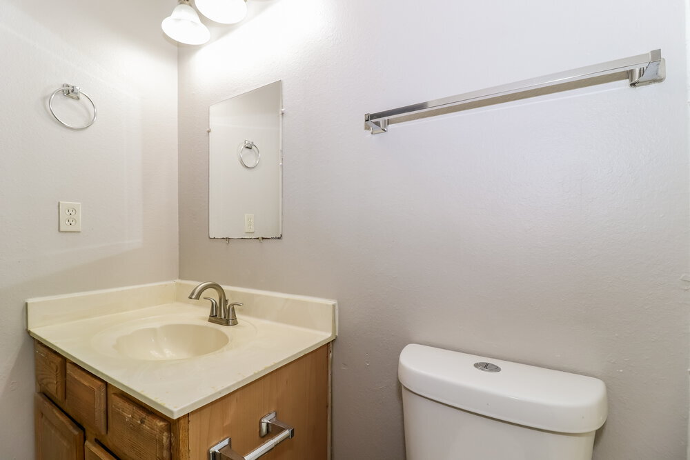 Building Photo - 4680 Waterfront Oak Dr