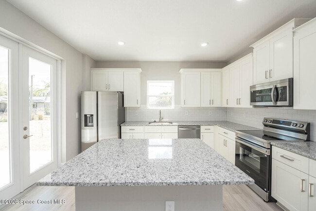 Building Photo - 1106 Homer St NW