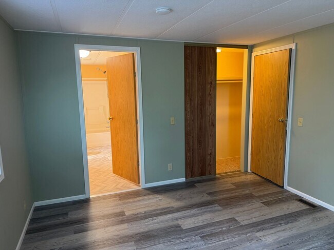 Building Photo - 3-bedroom 2 bath house in Springfield!