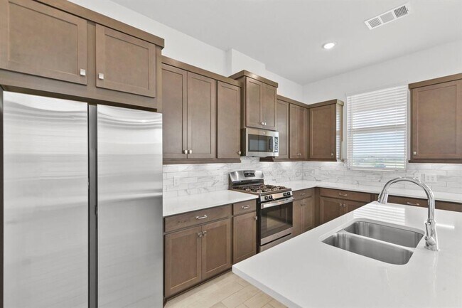 Building Photo - 21118 Garden Palm Dr