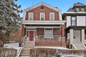 Building Photo - 439 Kingsboro St