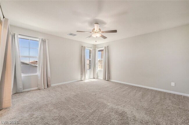 Building Photo - 472 Silverweed Ave